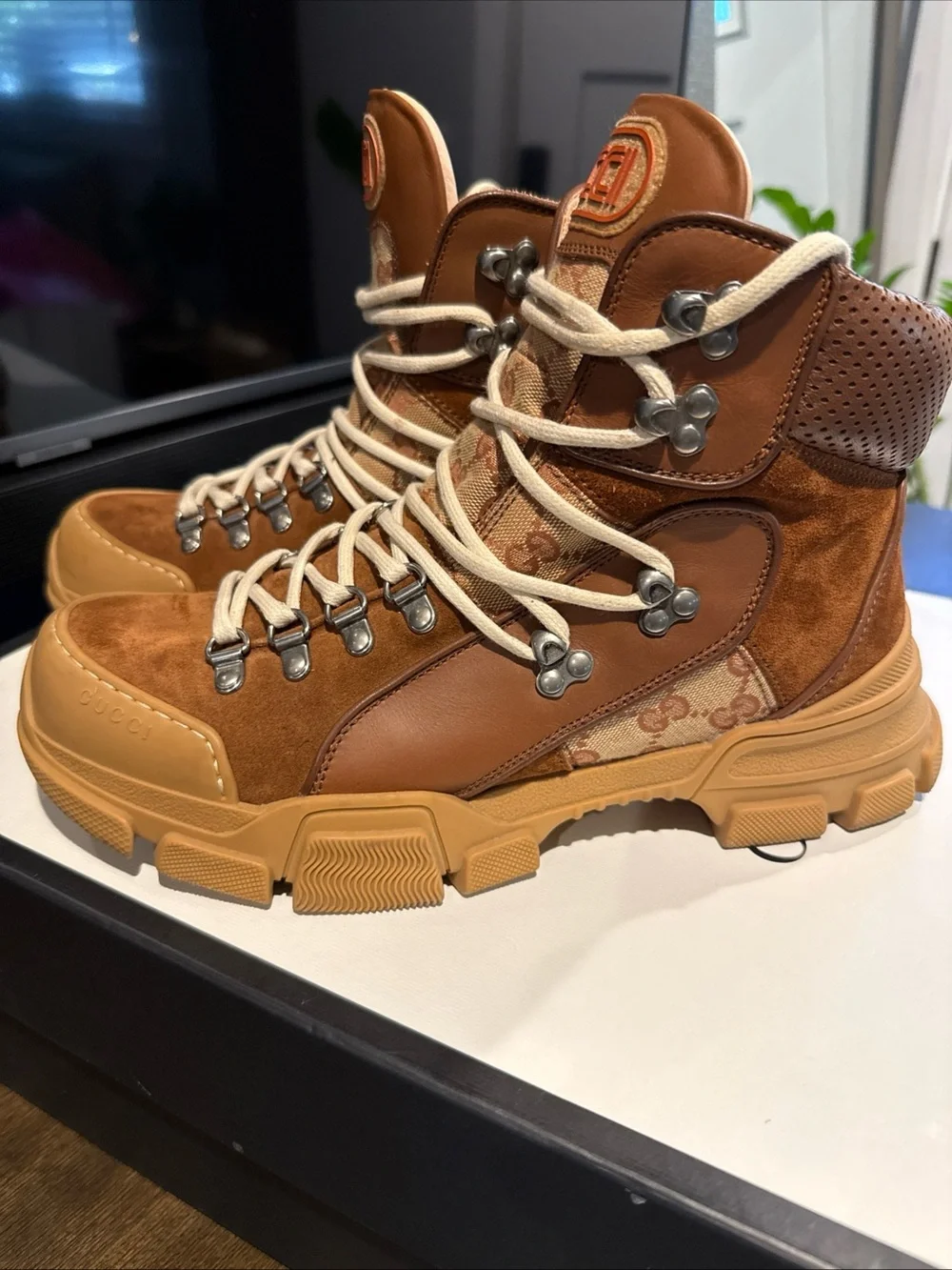 GUCCI GG Monogram Canvas Suede Flashtrek Hiking Boot Tan Brown Sz 8.5